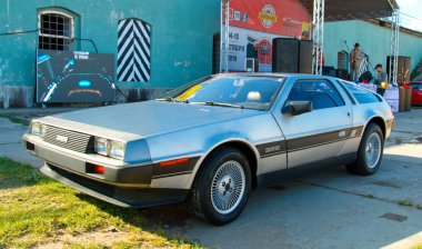 Efsanevi Amerikan spor arabası Delorean DMC-12.