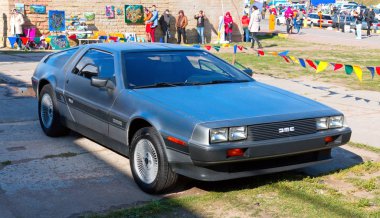 Efsanevi Amerikan spor arabası Delorean DMC-12.