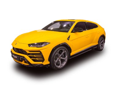İtalyan lüks Lamborghini Urus geçidi beyaz arka planda izole edildi.