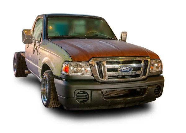Amerikanischer Oldtimer Pickup Ford 150 Rattenstil Isoliert Auf Weißem Hintergrund — Stockfoto