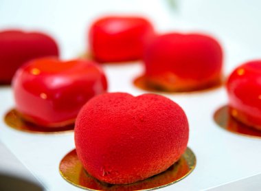 Sevgililer günü, kek veya kalp şeklinde dondurma