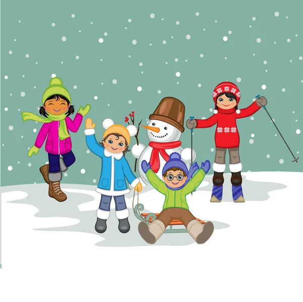 Boldog gyerekek játék a szabadban, tél, hóember, vektor — Stock Vector