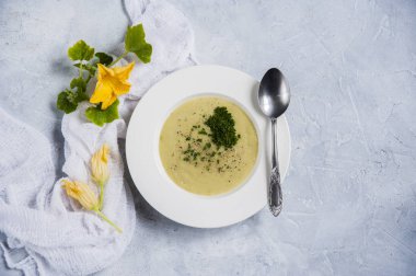 Diyet çorbası-püresi kabak gelen.