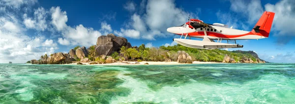 Wasserflugzeug mit Seychellen-Insel — Stockfoto