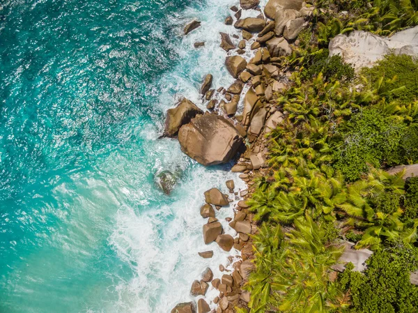 Flygfoto av Seychellerna stranden vid La Digue — Stockfoto