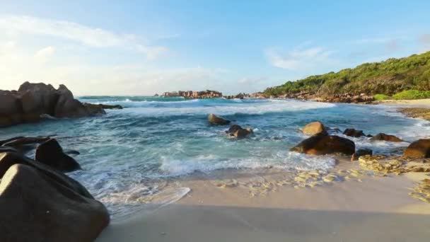 Beautiful view of Seychelles beach at La Digue — Stock video