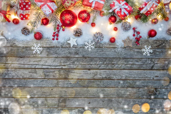 Decoración de Navidad en tablones de madera viejos — Foto de Stock