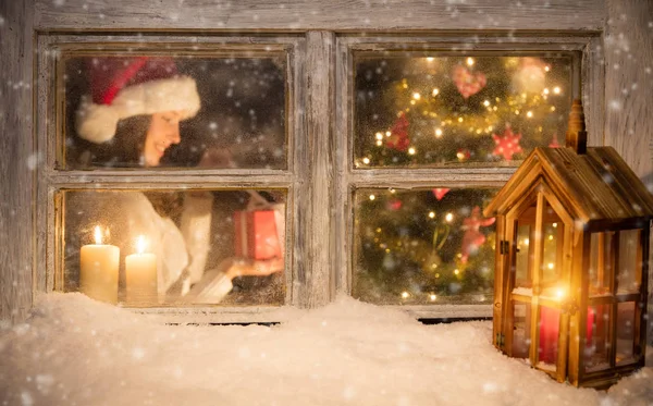 Atmosferische kerst venster stilleven — Stockfoto