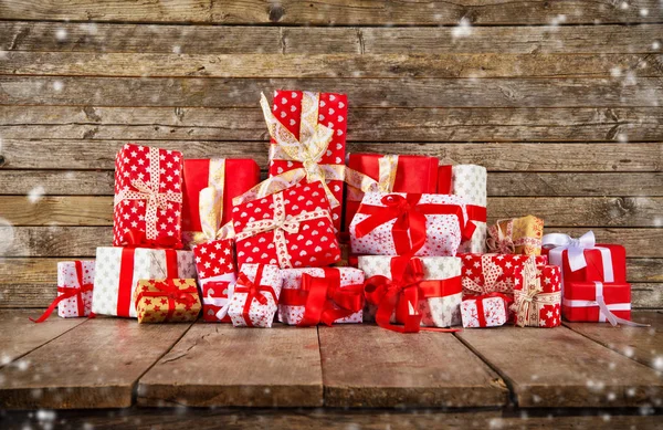 Fondo de Navidad con montón de regalos — Foto de Stock