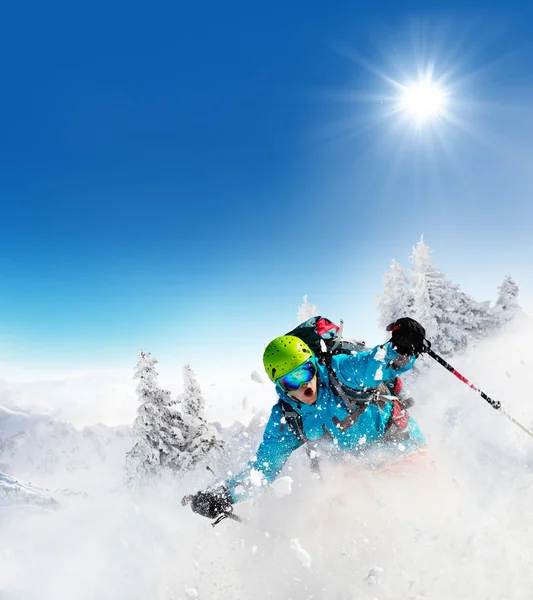 Freeride narciarz narty kolejny zjazd — Zdjęcie stockowe