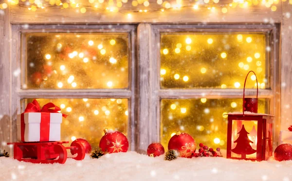 Atmospheric Christmas window sill with decoration — Stock Photo, Image