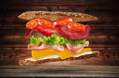 Uçan malzemelerle taze baget