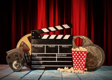 Retro film üretim aksesuarları natürmort.