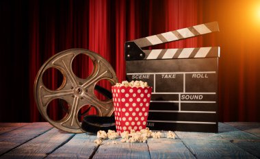 Retro film üretim aksesuarları natürmort.