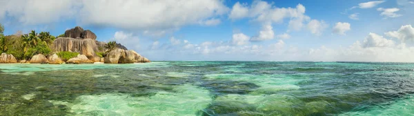 Praia bonita de Seychelles, ilha La Digue, Anse Fonte d 'Argent — Fotografia de Stock