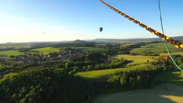 Varm luft ballon flyg — Stockvideo