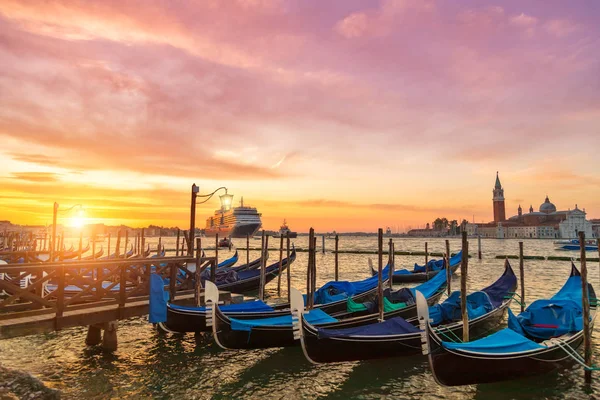 Group of gondolas moored by Saint Mark square — Stock Photo, Image