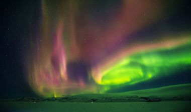 İzlanda, güzel aurora borealis vurdu içinde erken kış perio