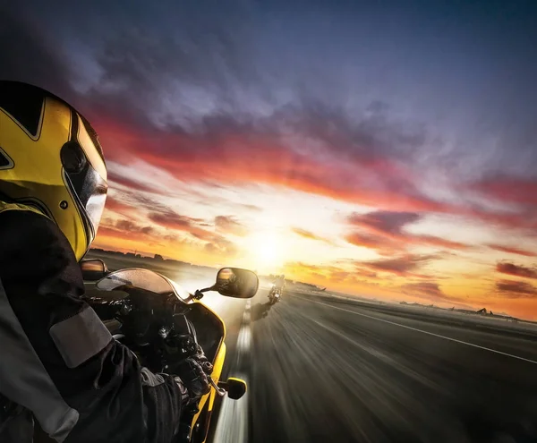 Two motorbike's riders heading to the city. Concept of speed, tr — Stock Photo, Image