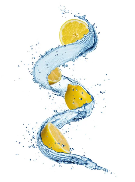 Stukjes citroen in water spatten geïsoleerd op witte achtergrond — Stockfoto