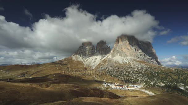 ドロミテの山々 と雲の時間経過 — ストック動画