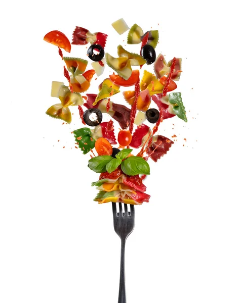 Concepto de comida voladora con tenedor y farfalle italiana — Foto de Stock
