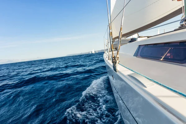 Primo piano di yacht a vela — Foto Stock