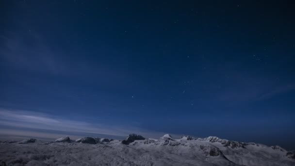 Lapso Tiempo Las Montañas Alpinas Invierno Hermoso Atardecer Con Cielo — Vídeos de Stock