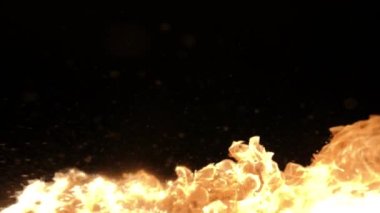 Ağır çekim gerçekçi yangın Blast siyah arka plan üzerine