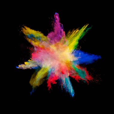 Siyah arka plan üzerine izole soyut renkli toz patlama.