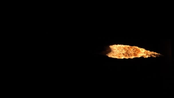 Вибух Вогню Боці Ізольований Чорному Тлі Повільний Рух — стокове відео