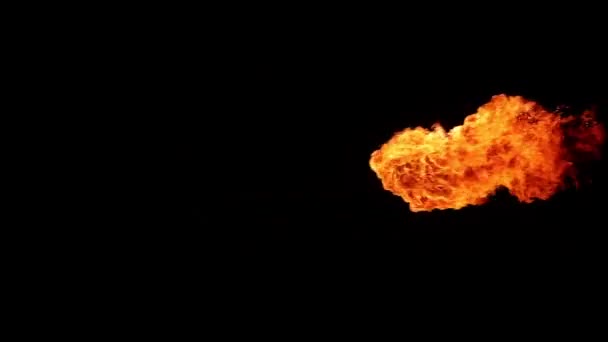Explosión Fuego Vista Lateral Aislado Sobre Fondo Negro Movimiento Lento — Vídeos de Stock
