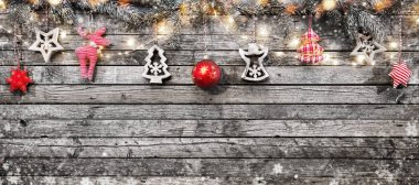 Boş yeri olan dekoratif Noel çelenkleri