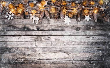 Boş yeri olan dekoratif Noel çelenkleri