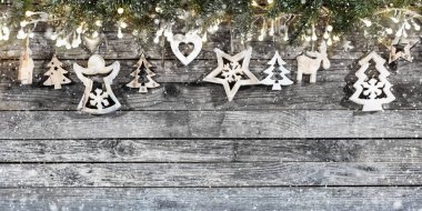 Boş yeri olan dekoratif Noel çelenkleri
