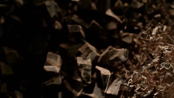 Super Slow Motion Gruppo Volante Pezzi Cioccolato Crudo Girato Cinepresa — Video Stock