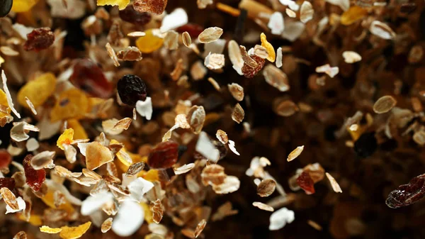 Movimento di congelamento del gruppo volante di mix colazione cereali . — Foto Stock