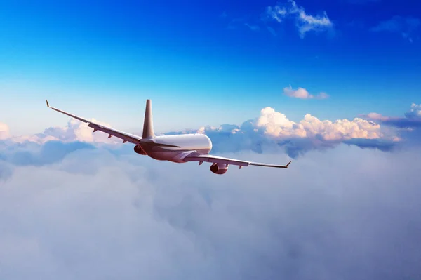 Vacker soluppgång molnig himmel från antenn utsikt — Stockfoto