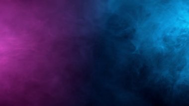 Neon lambalı renkli duman efektinin yavaş hareketi