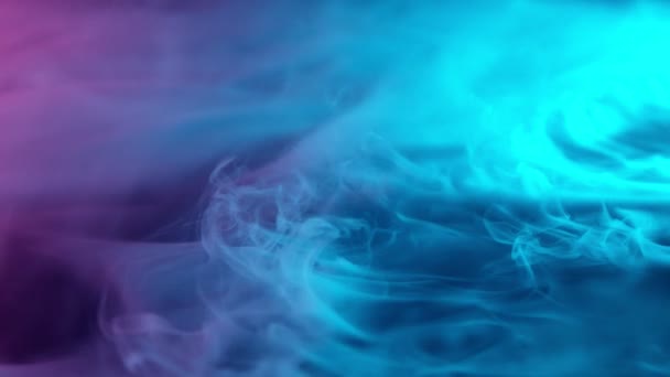 Színes Füsthatás Lassú Mozgása Neonfényekkel — Stock videók