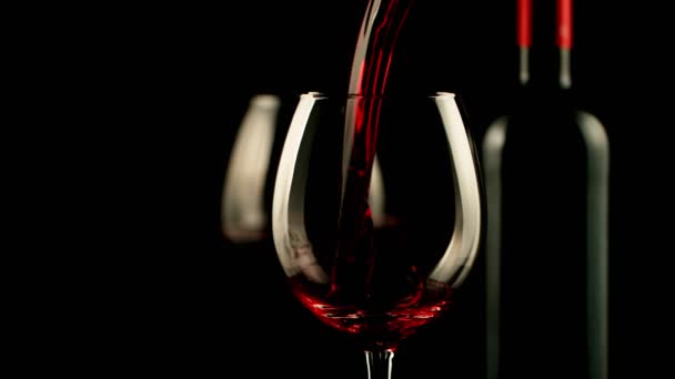 Super Slow Motion Versare Vino Rosso Sfondo Nero Girato Cinepresa — Video Stock