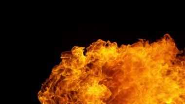 Süper Yavaş Ateş Patlaması Kara Arkaplanda izole edildi. Yüksek Hız Kamerası 'nda çekildi, 1000 fps.