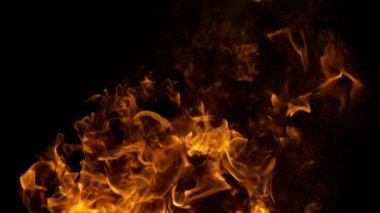 Süper Yavaş Ateş Patlaması Kara Arkaplanda izole edildi. Yüksek Hız Kamerası 'nda çekildi, 1000 fps.