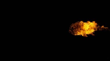 Süper Yavaş Ateş Patlaması Kara Arkaplanda izole edildi. Yüksek Hız Kamerası 'nda çekildi, 1000 fps.