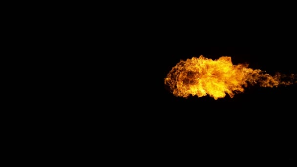 Super Slow Motion Fire Blast Isoliert Auf Schwarzem Hintergrund Gefilmt — Stockvideo