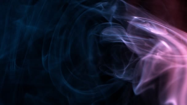 霓虹灯对有色烟雾影响的缓慢运动 用高速电影摄影机拍摄 — 图库视频影像