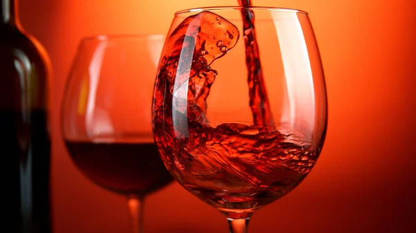 Detail des Einfüllens von Rotwein in Glas — Stockfoto