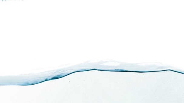 Сверхмедленное Движение Воды Выделенной Белом Фоне Снято Высокоскоростную Камеру 1000 — стоковое видео