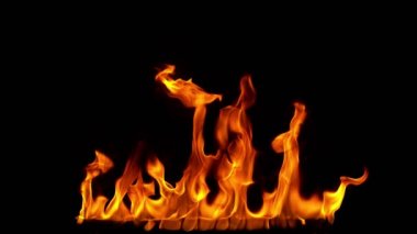 Siyah arka plan üzerine izole ateş hattının süper ağır çekim. Yüksek hızlı kamera, 1000 fps filme