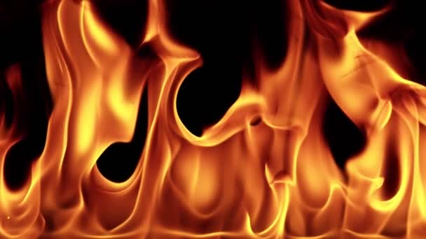 Siyah Arka Plan Üzerine Izole Ateş Hattının Süper Ağır Çekim — Stok video